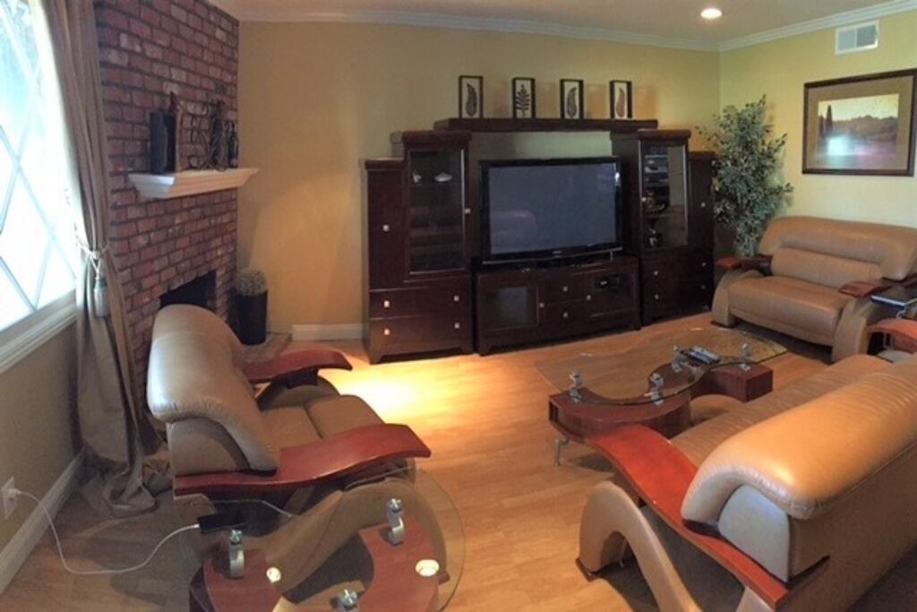 Photo of Livingroom in East Side Costa Mesa