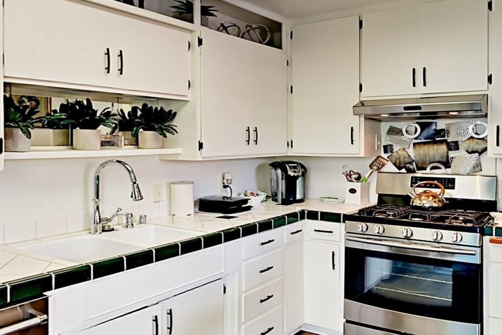 Photo of Kitchen in East Side Costa Mesa