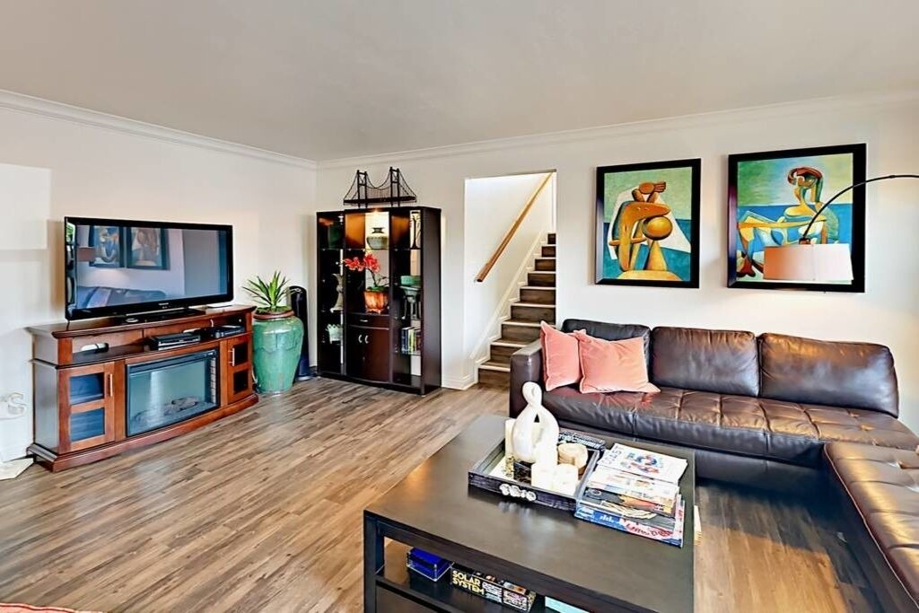 Photo of Livingroom in East Side Costa Mesa