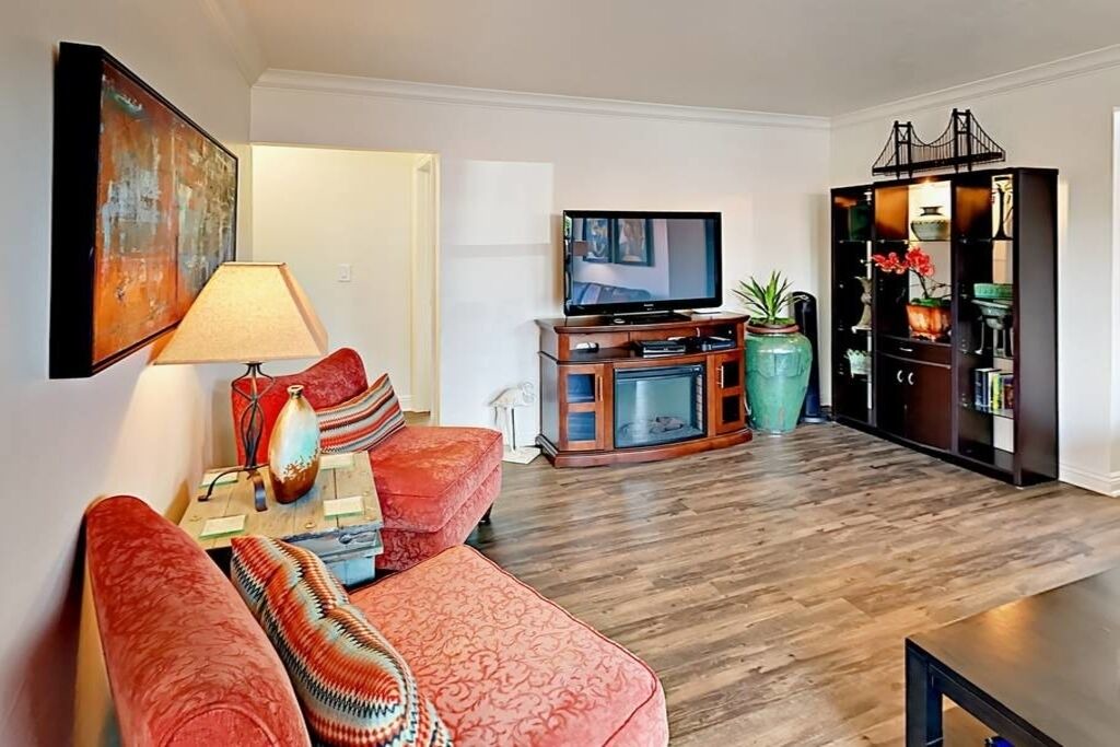 Photo of Livingroom in East Side Costa Mesa