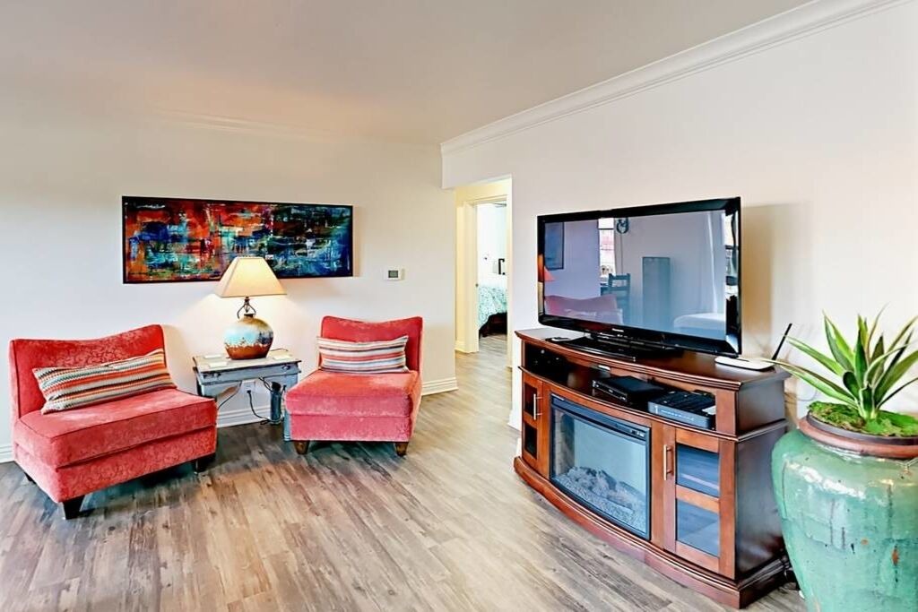 Photo of Livingroom in East Side Costa Mesa