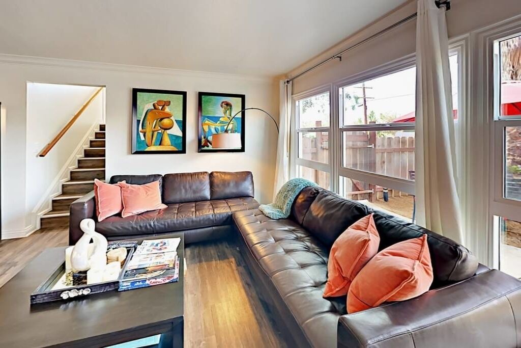 Photo of Livingroom in East Side Costa Mesa