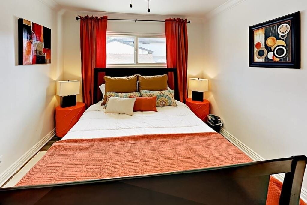 Photo of Bedroom in East Side Costa Mesa
