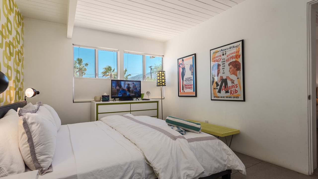 Photo of Bedroom in Racquet Club Estates