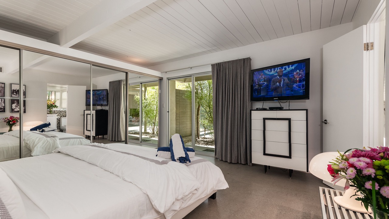 Photo of Bedroom in Racquet Club Estates