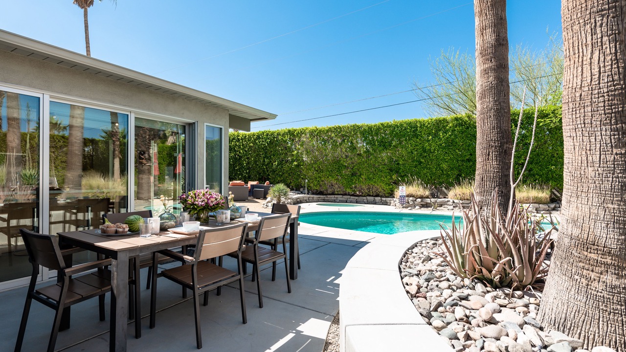 Photo of Outdoor in Racquet Club Estates