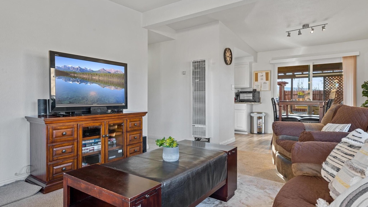 Photo of Livingroom in Quartz Hill