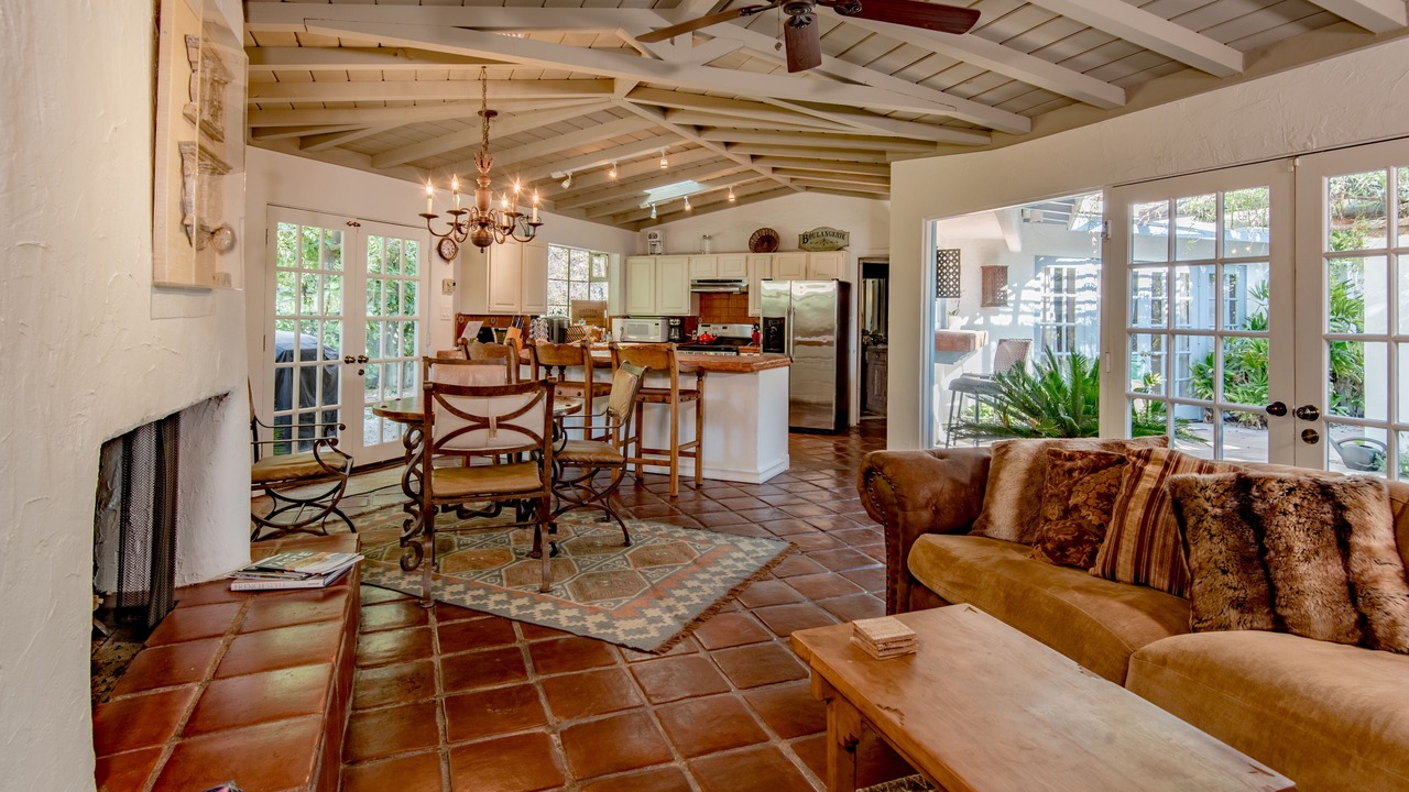 Photo of Livingroom in Palm Desert