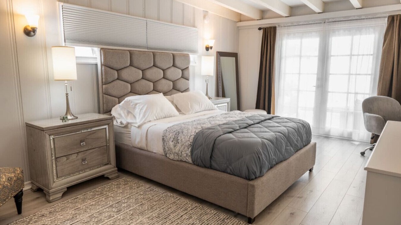 Photo of Bedroom in NoHo Arts District