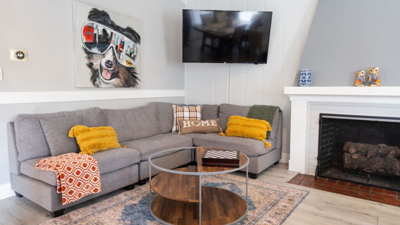 Photo of Livingroom in NoHo Arts District