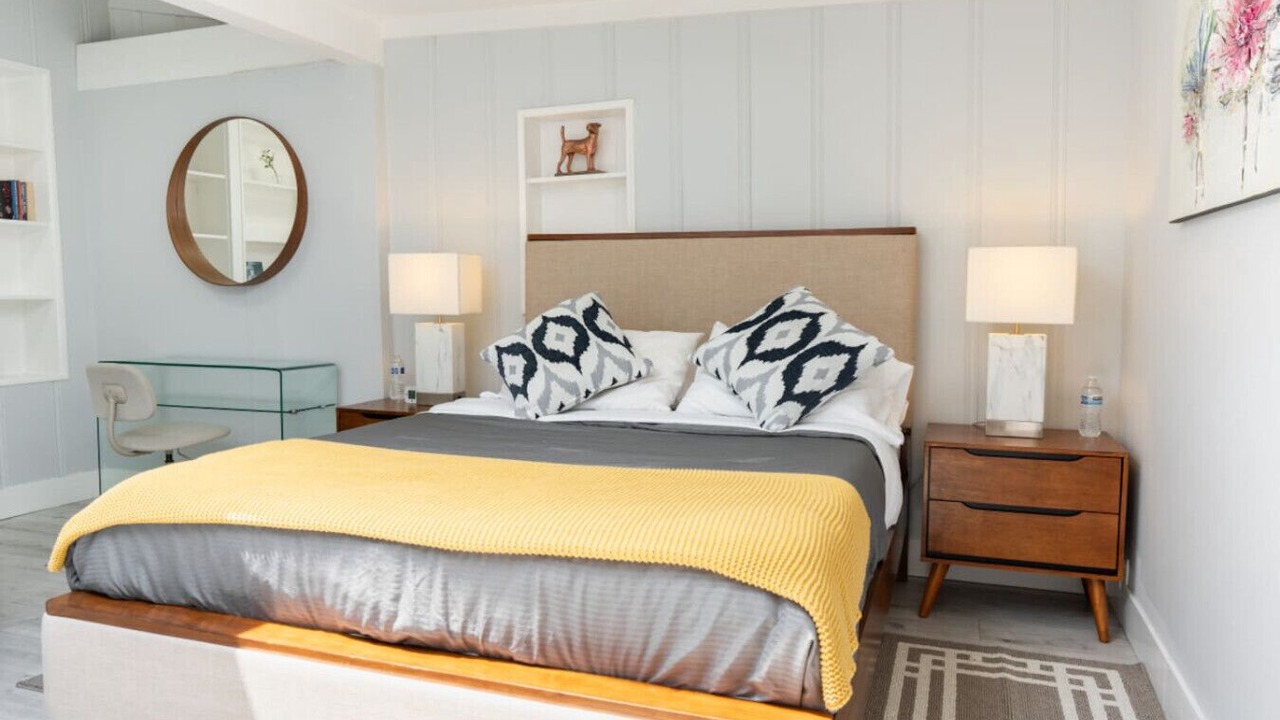 Photo of Bedroom in NoHo Arts District