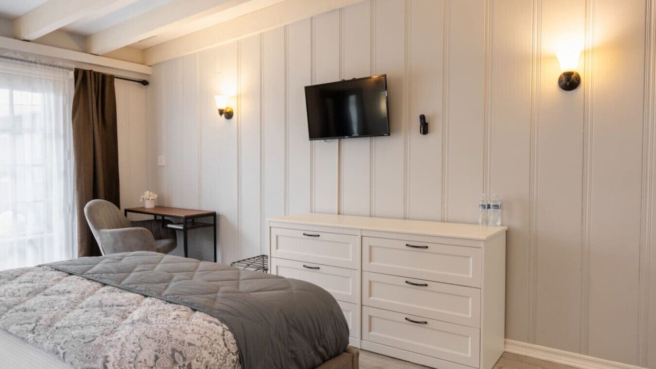 Photo of Bedroom in NoHo Arts District