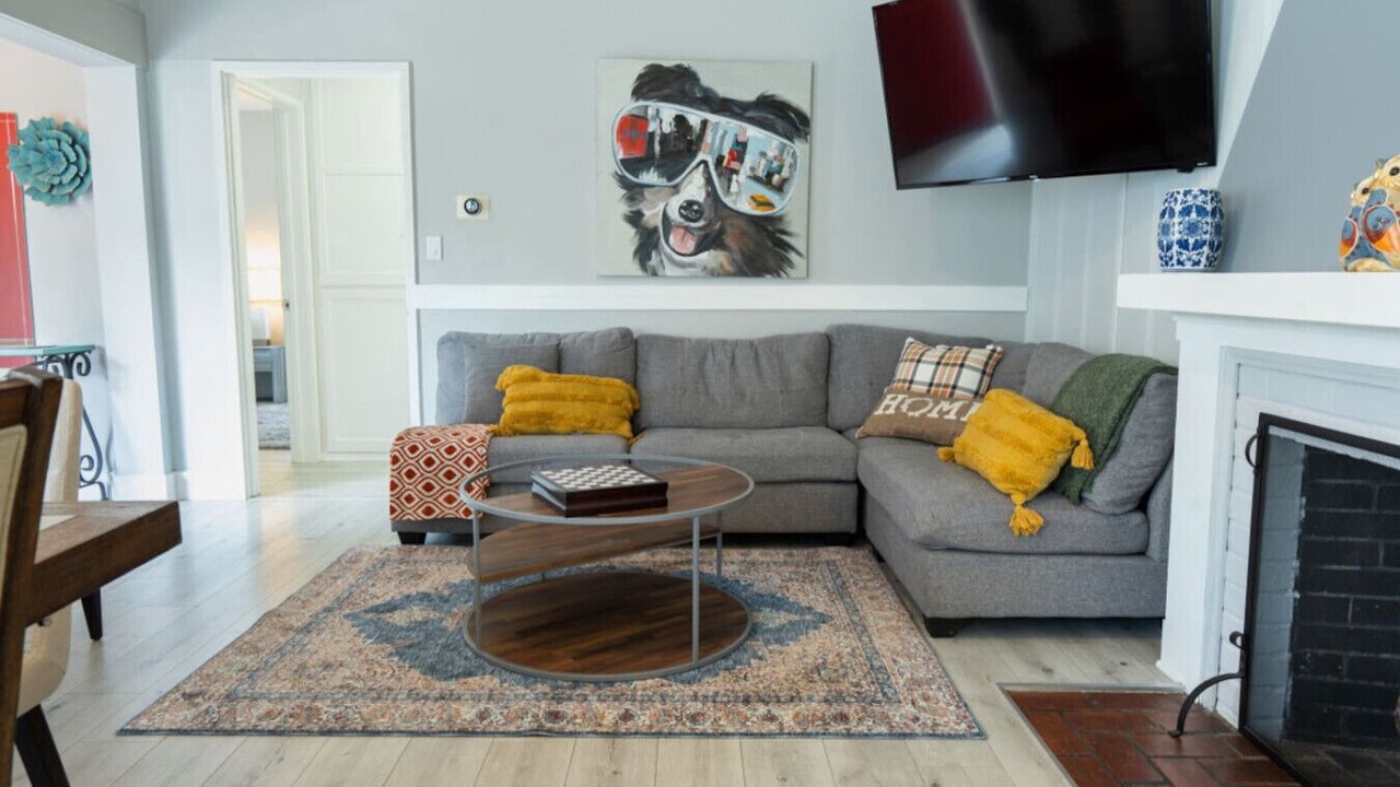 Photo of Livingroom in NoHo Arts District
