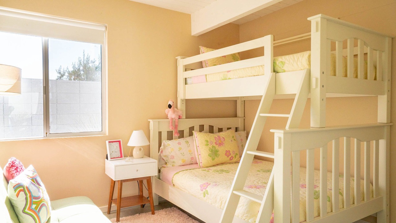 Photo of Bedroom in Racquet Club Estates