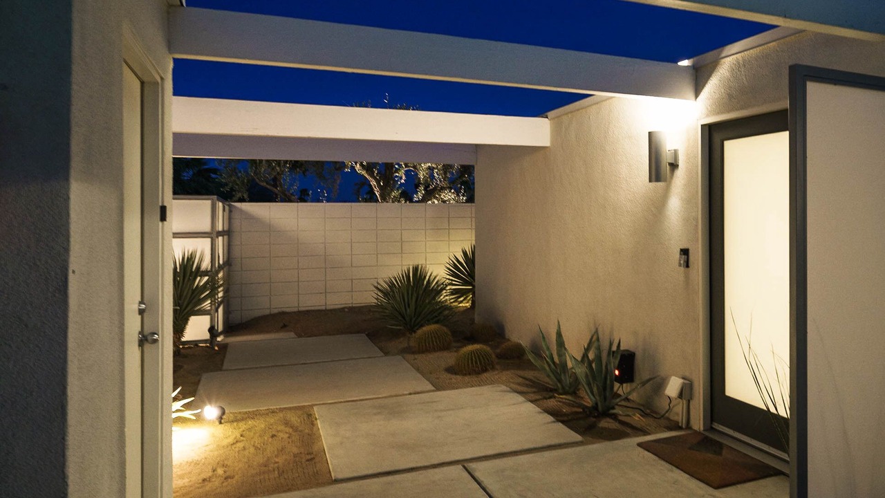 Photo of Outdoor in Racquet Club Estates