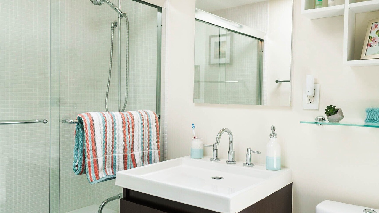 Photo of Bathroom in Racquet Club Estates