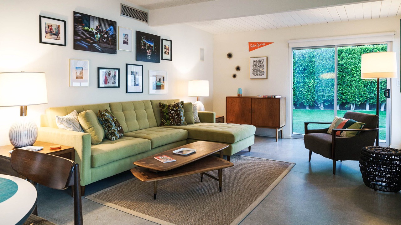 Photo of Livingroom in Racquet Club Estates
