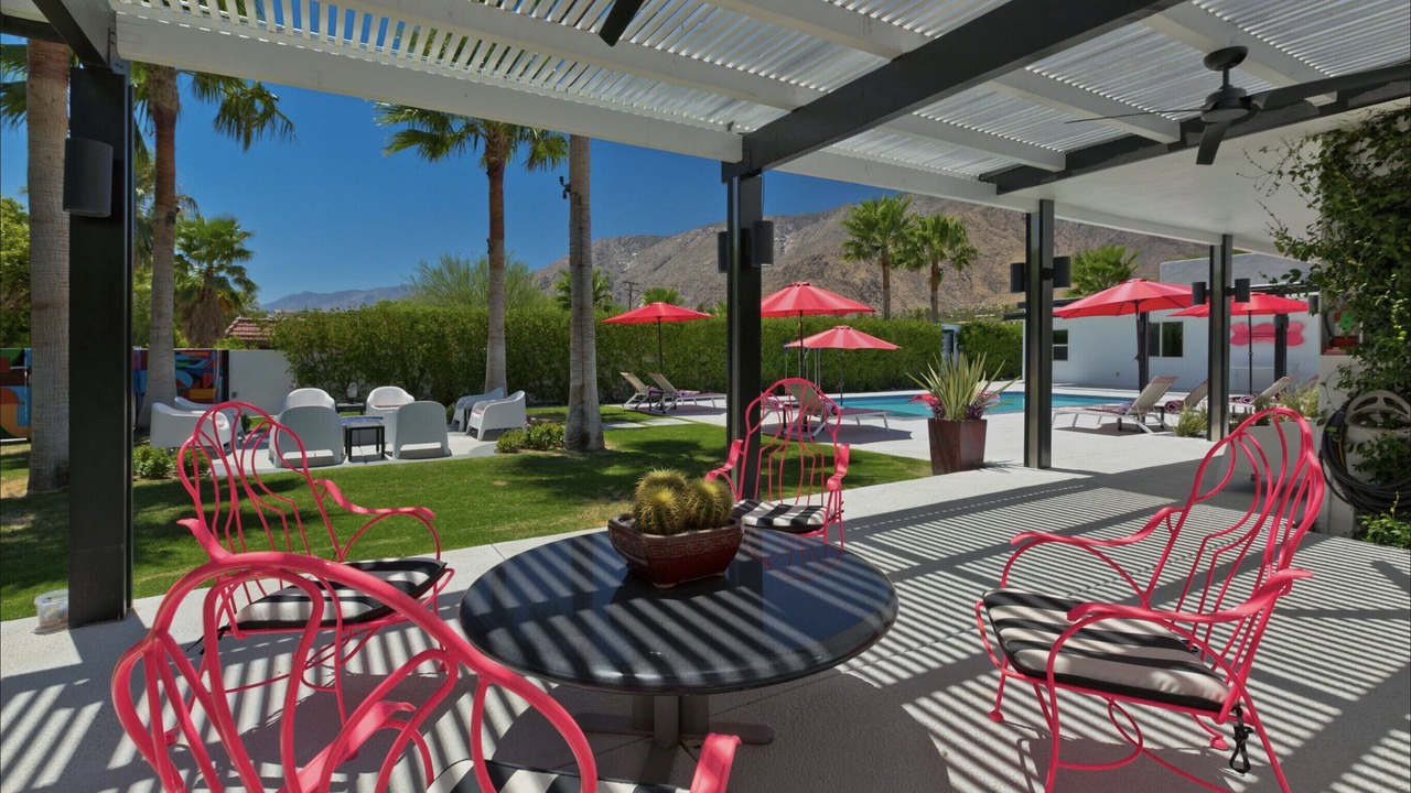 Photo of Outdoor in Racquet Club West