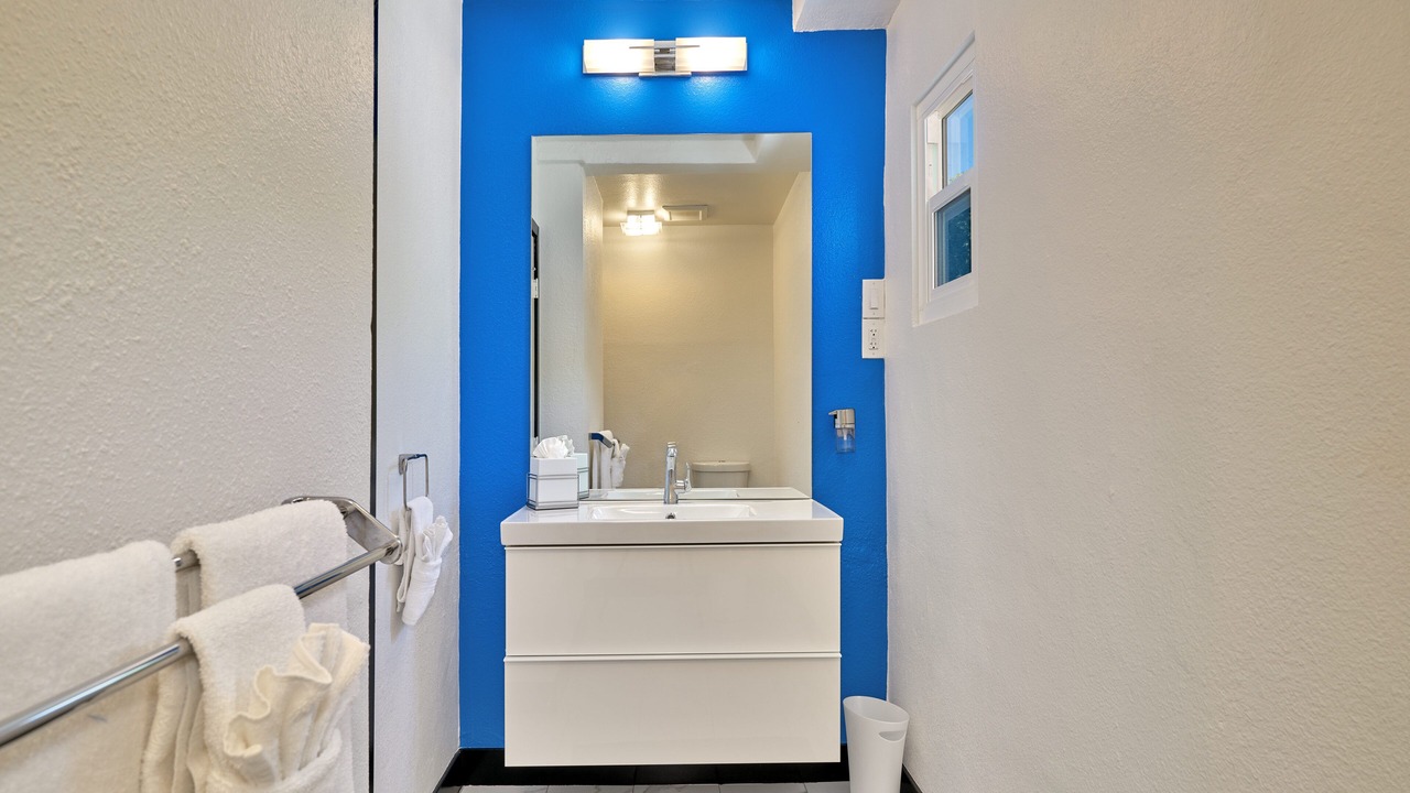 Photo of Bathroom in Racquet Club West