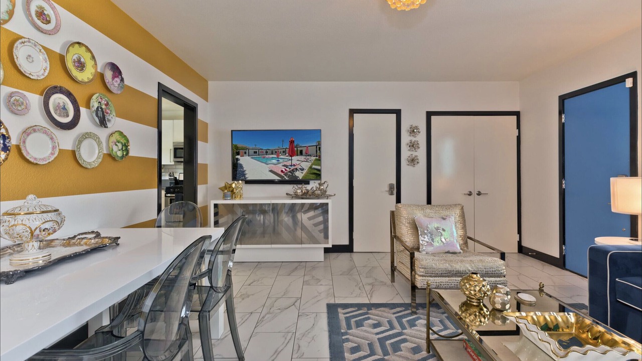 Photo of Bedroom in Racquet Club West