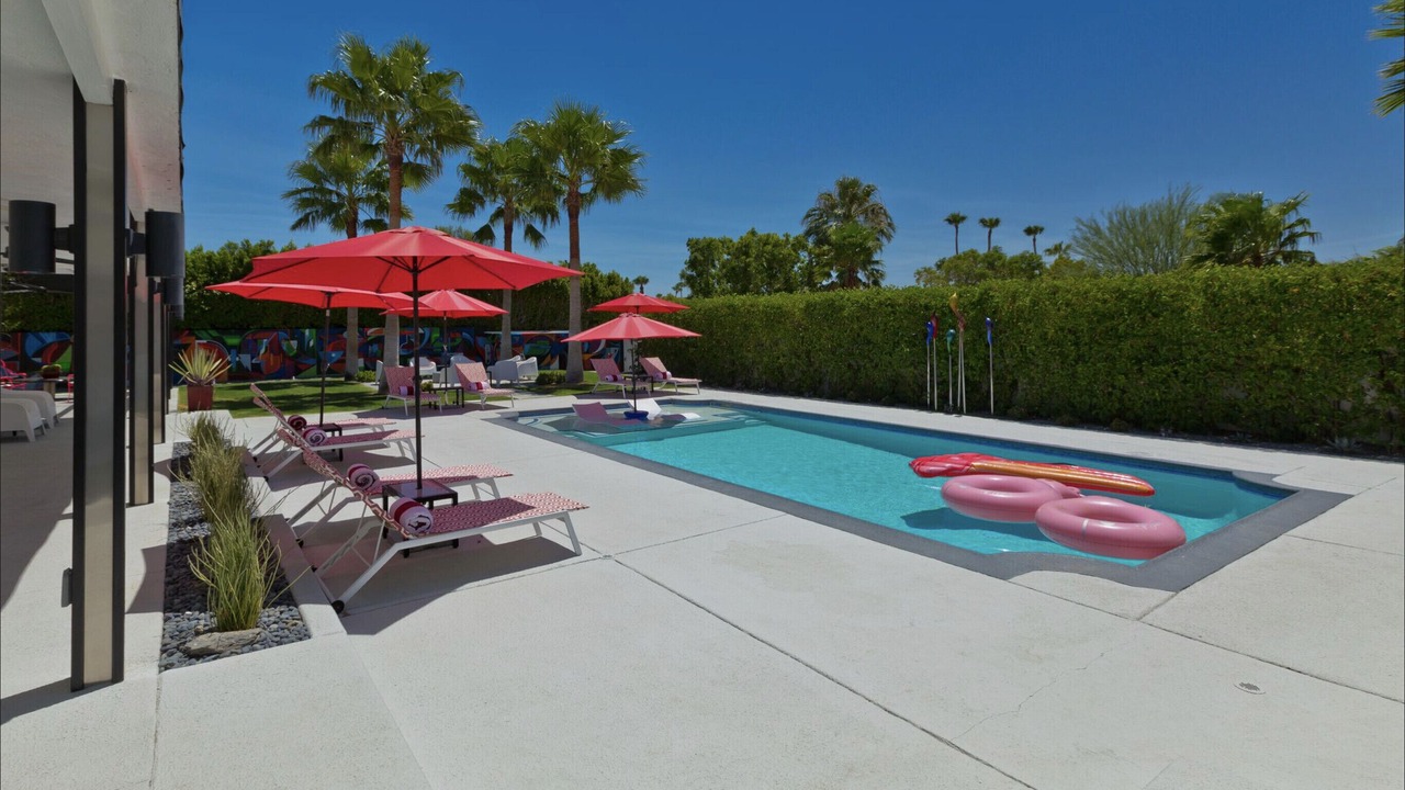 Photo of Outdoor in Racquet Club West