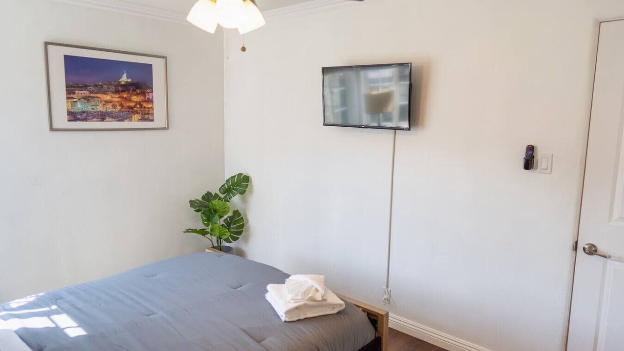 Photo of Bedroom in Burbank