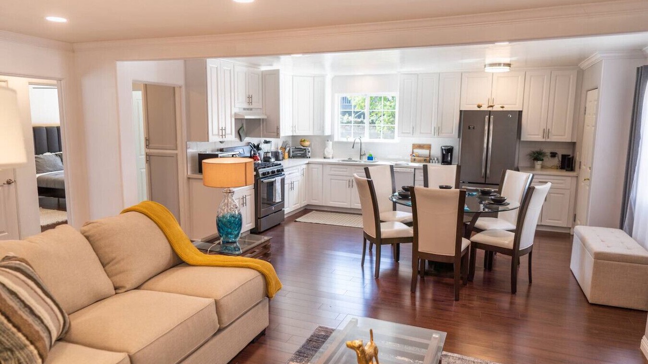 Photo of Livingroom in Burbank