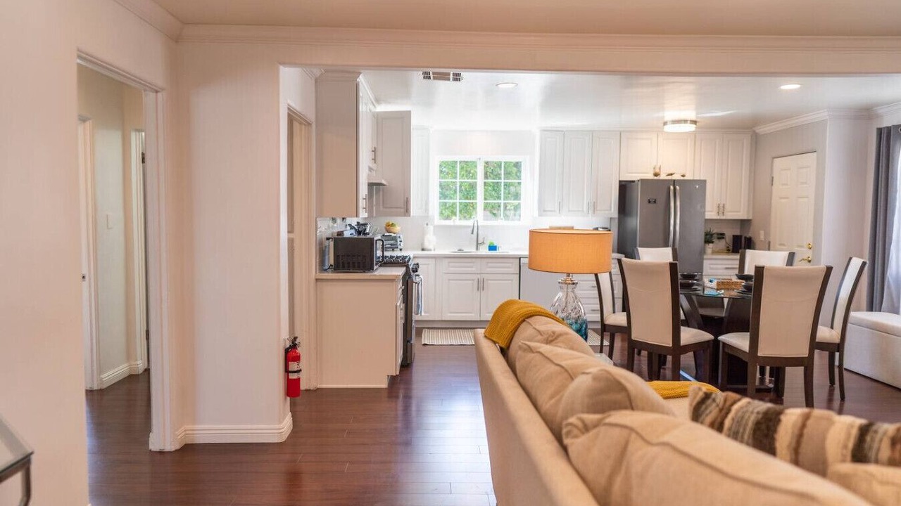 Photo of Livingroom in Burbank