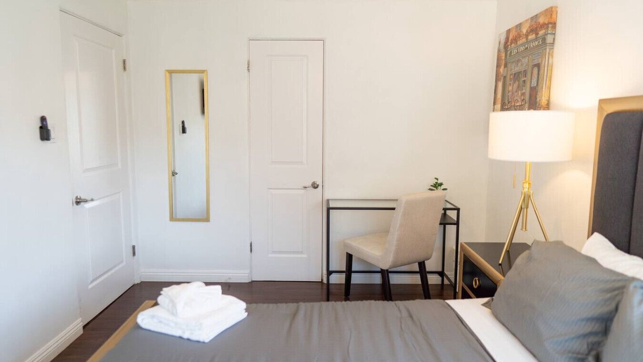 Photo of Bedroom in Burbank