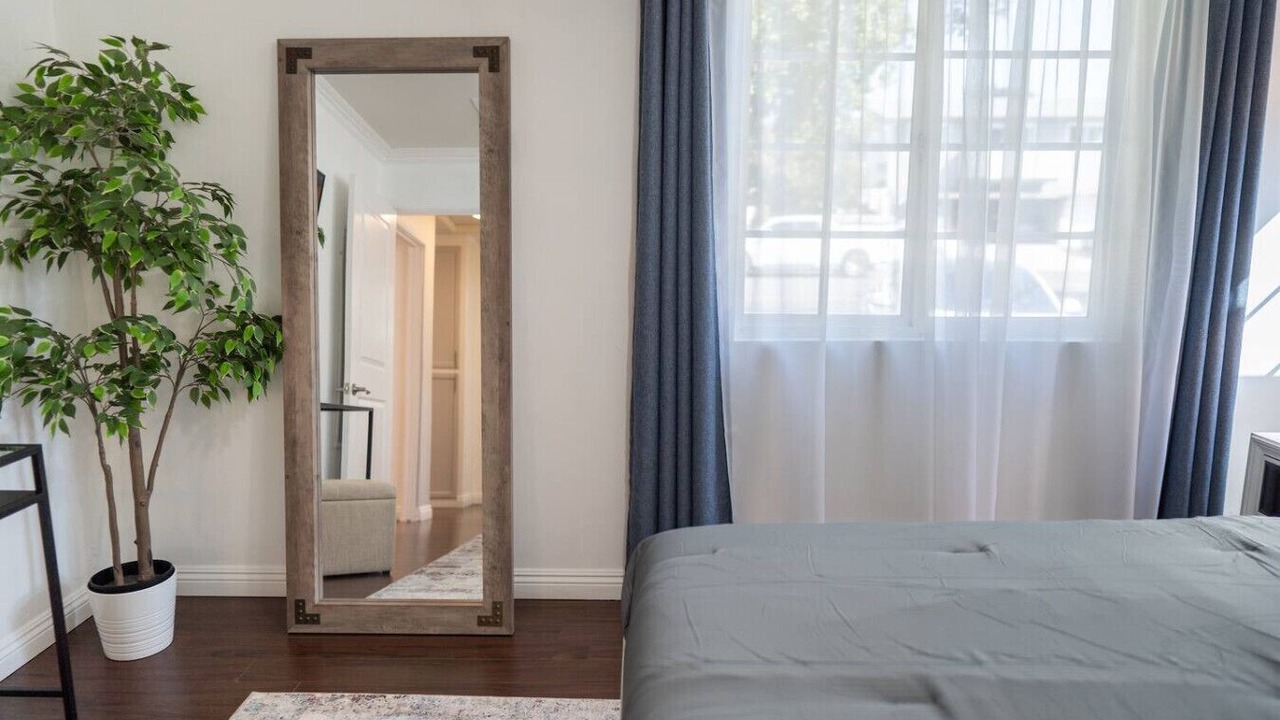 Photo of Bedroom in Burbank
