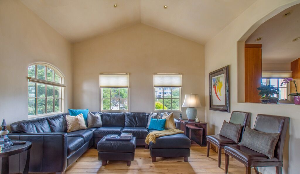 Photo of Livingroom in Northwest Carmel