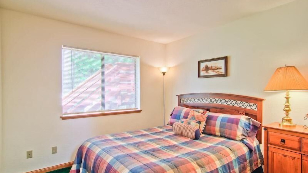 Photo of Bedroom in Yosemite National Park