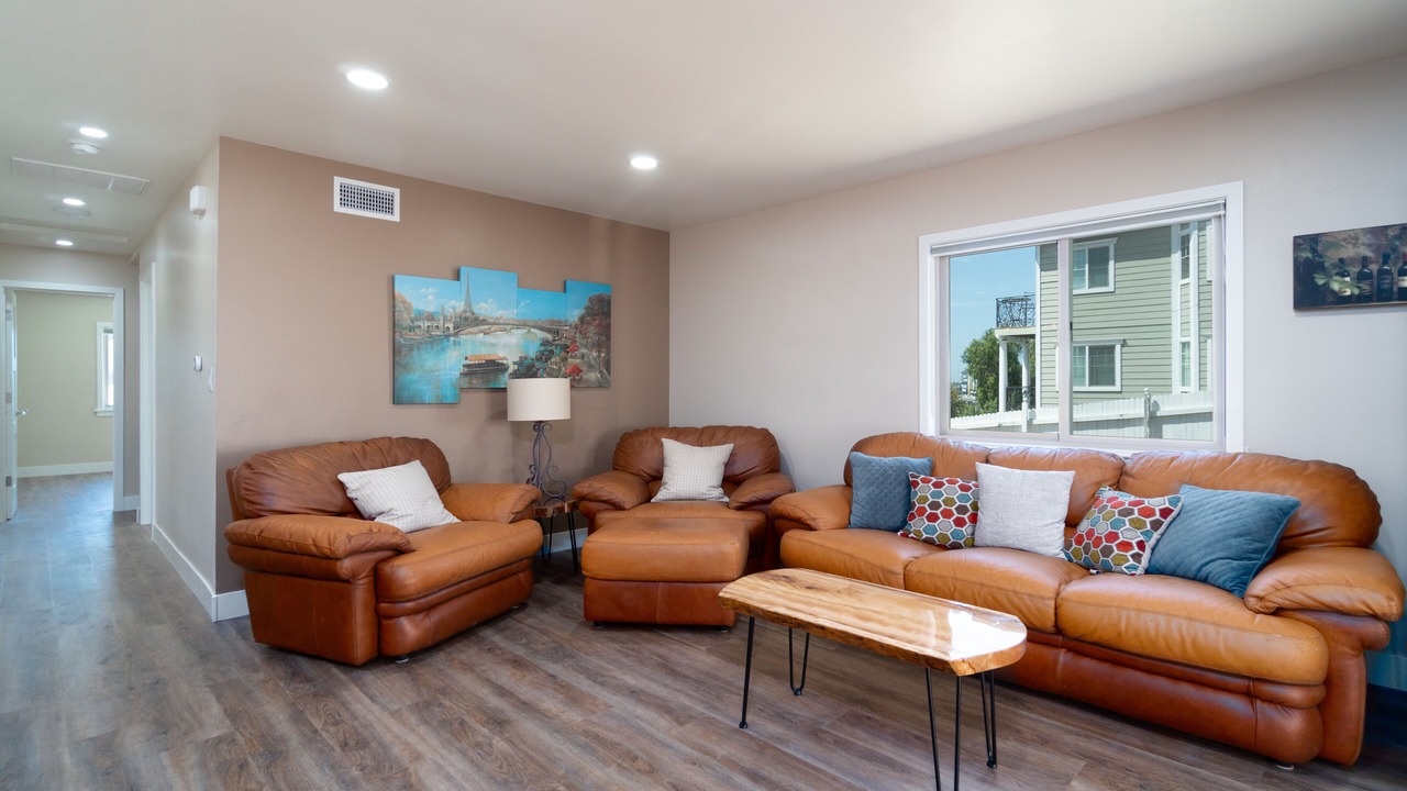 Photo of Livingroom in Orange