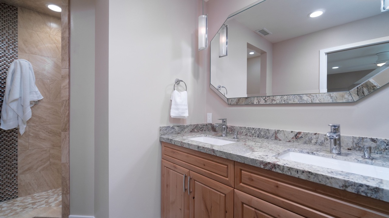 Photo of Bathroom in Orange