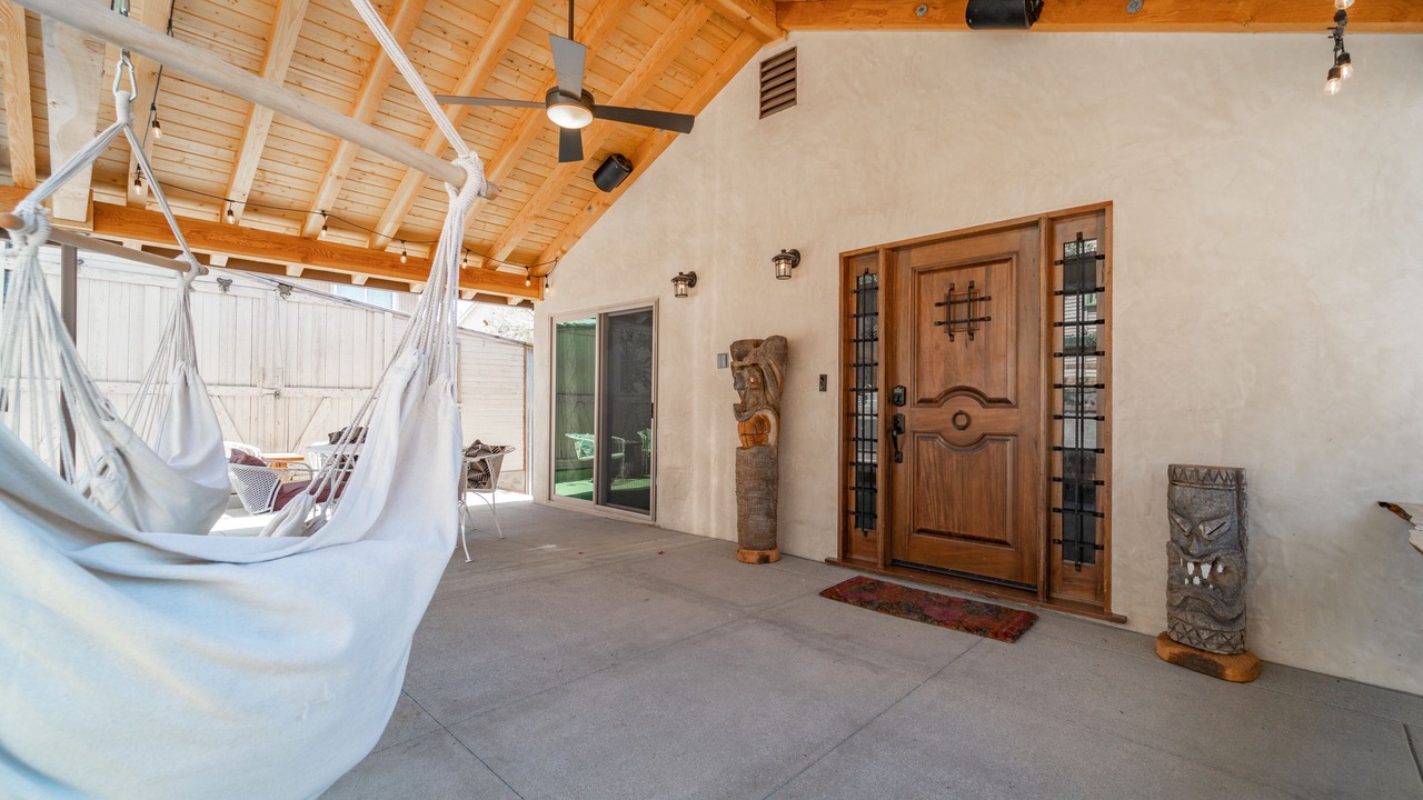Photo of Patio Balcony in Orange