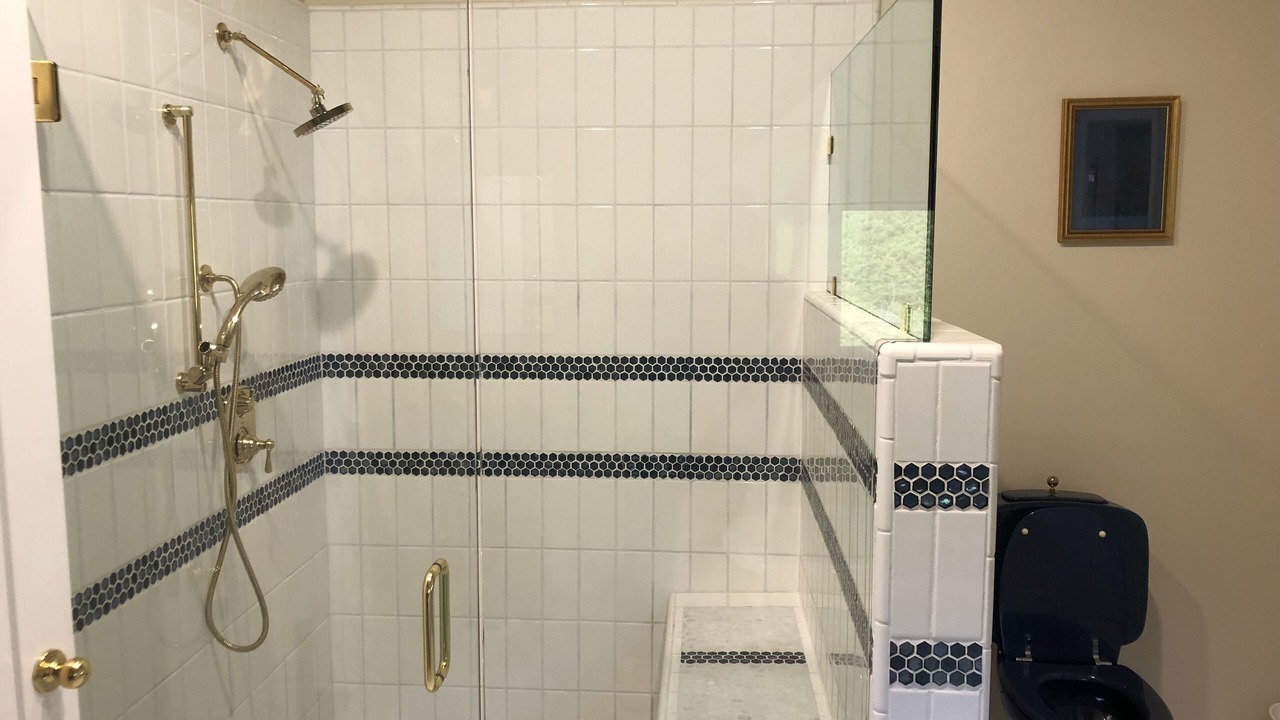 Photo of Bathroom in Shelter Cove
