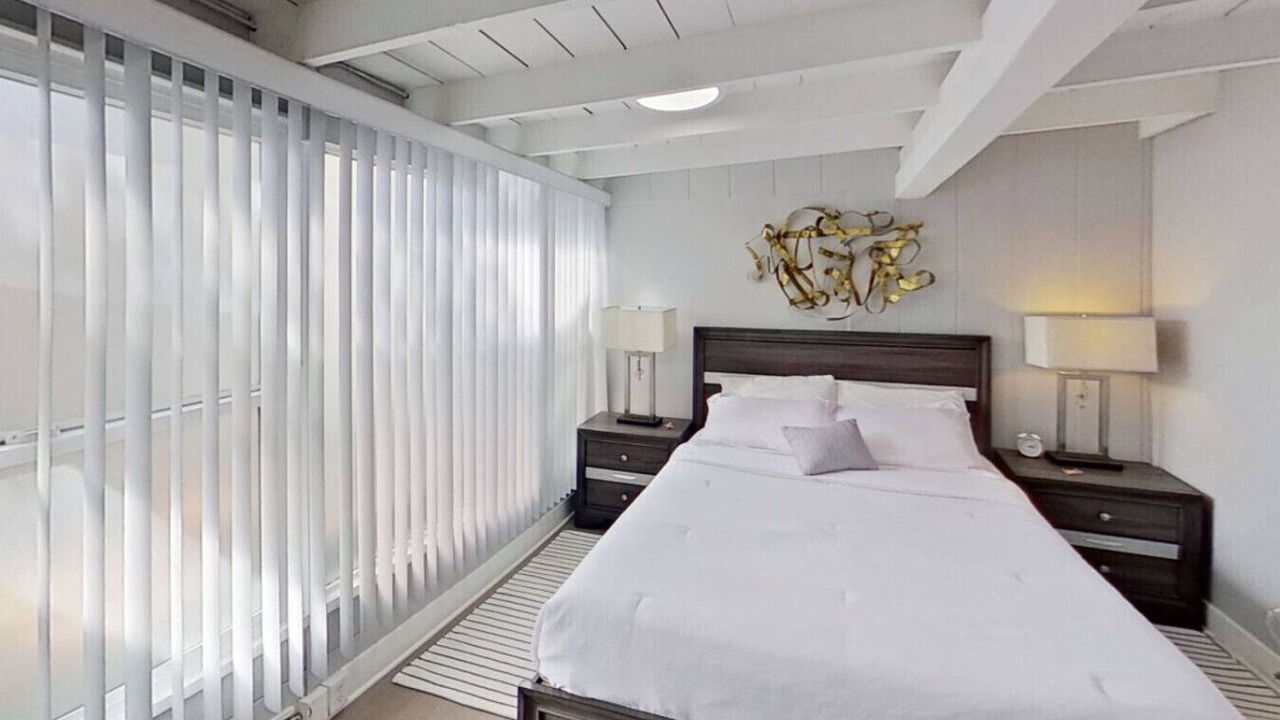 Photo of Bedroom in NoHo Arts District