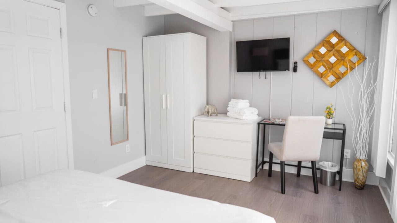 Photo of Bedroom in NoHo Arts District