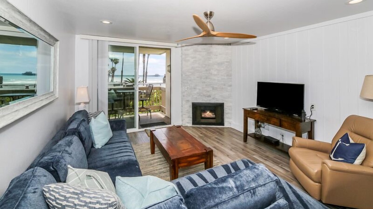 Photo of Livingroom in Oceanside