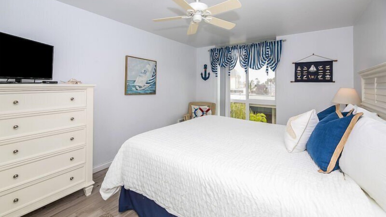 Photo of Bedroom in Oceanside