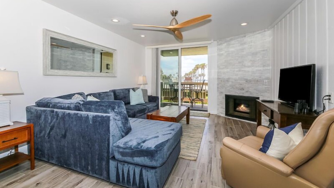 Photo of Livingroom in Oceanside