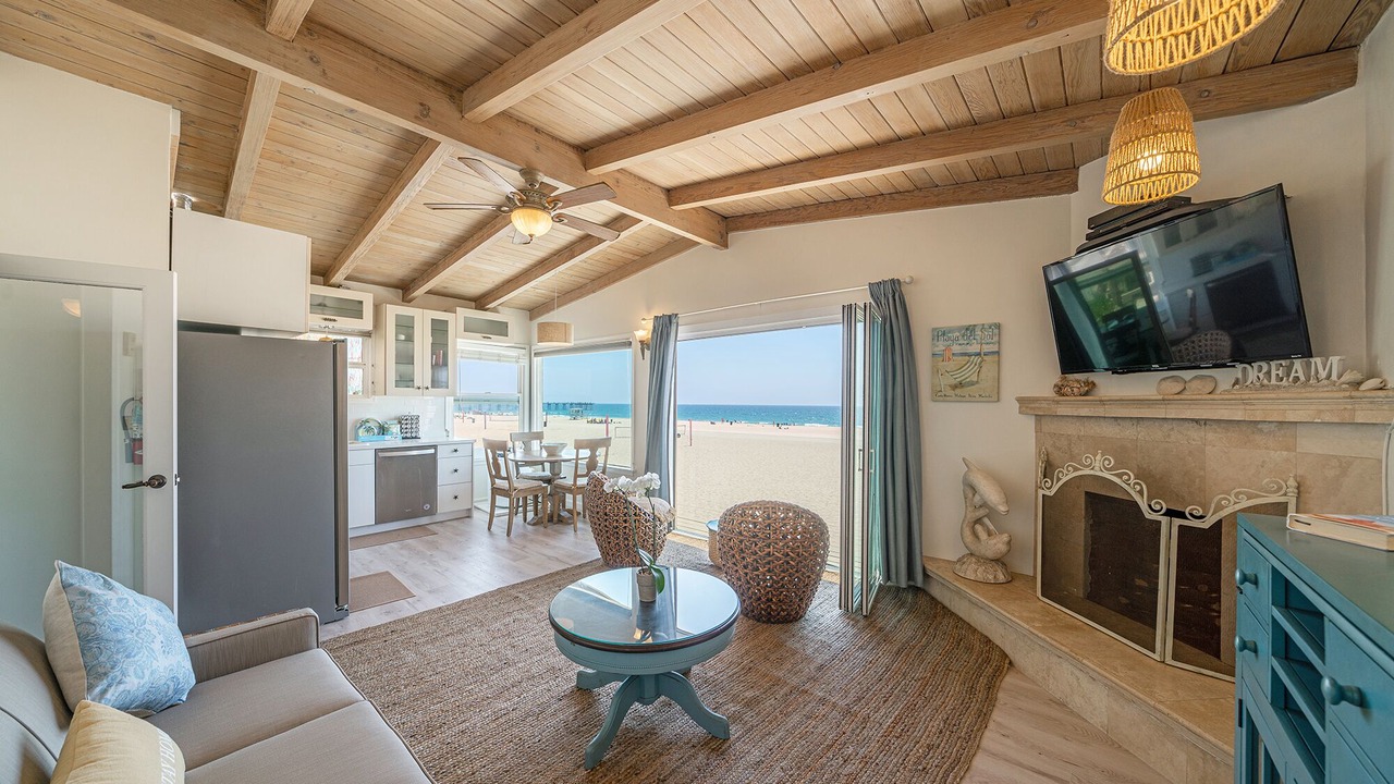Photo of Livingroom in Hermosa Beach
