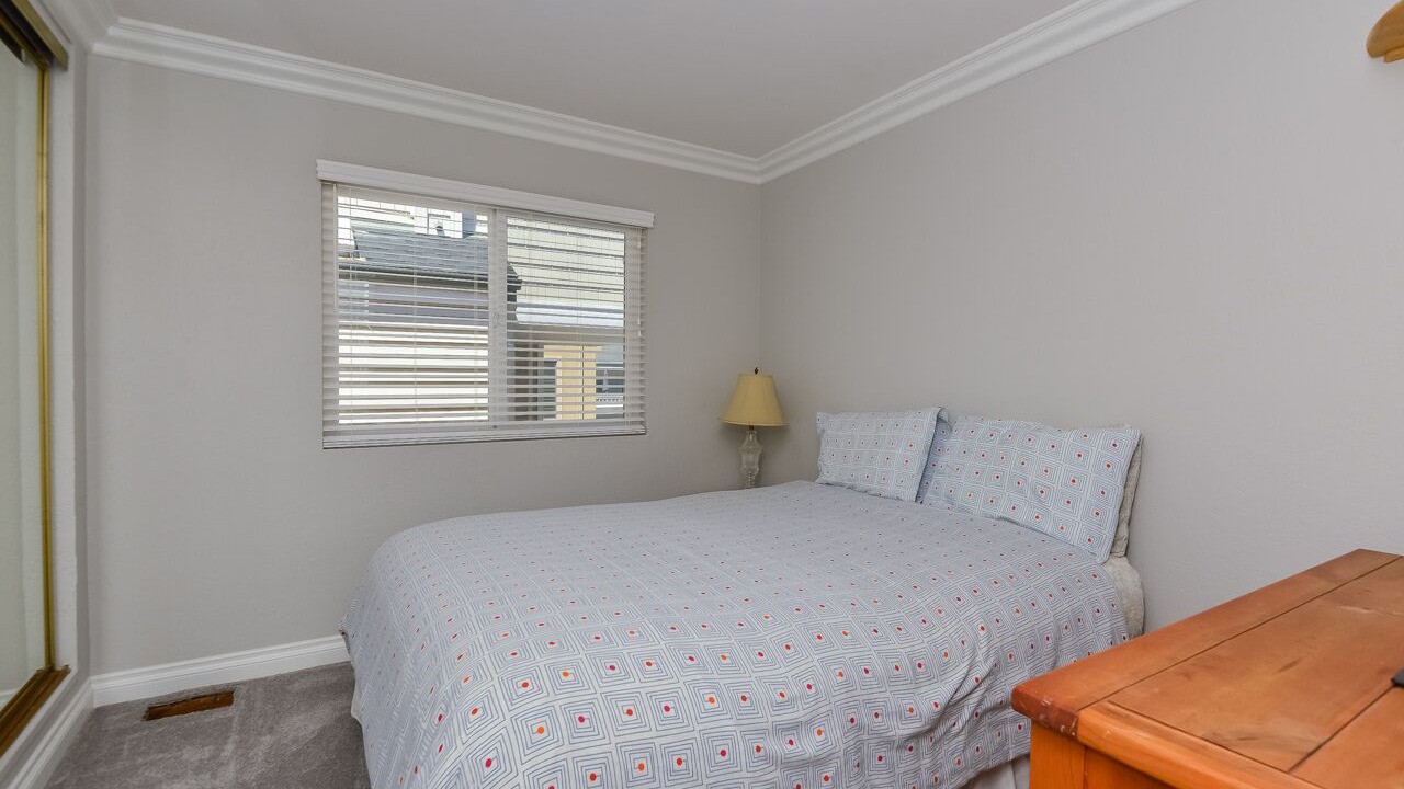 Photo of Bedroom in South Mission Beach