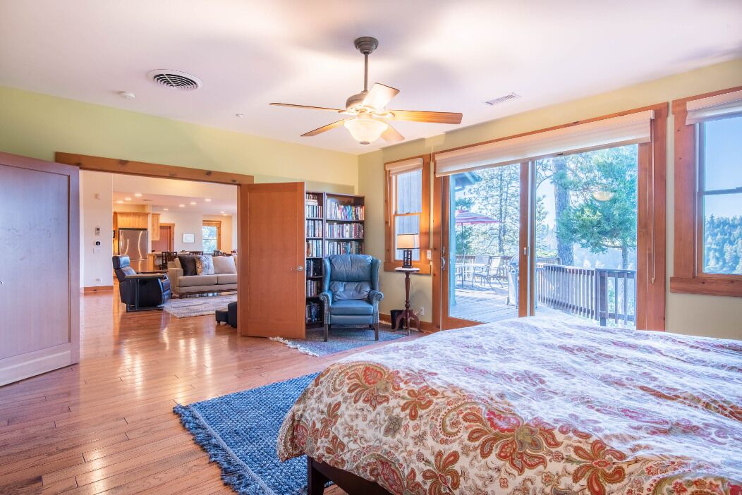 Photo of Bedroom in Crestline