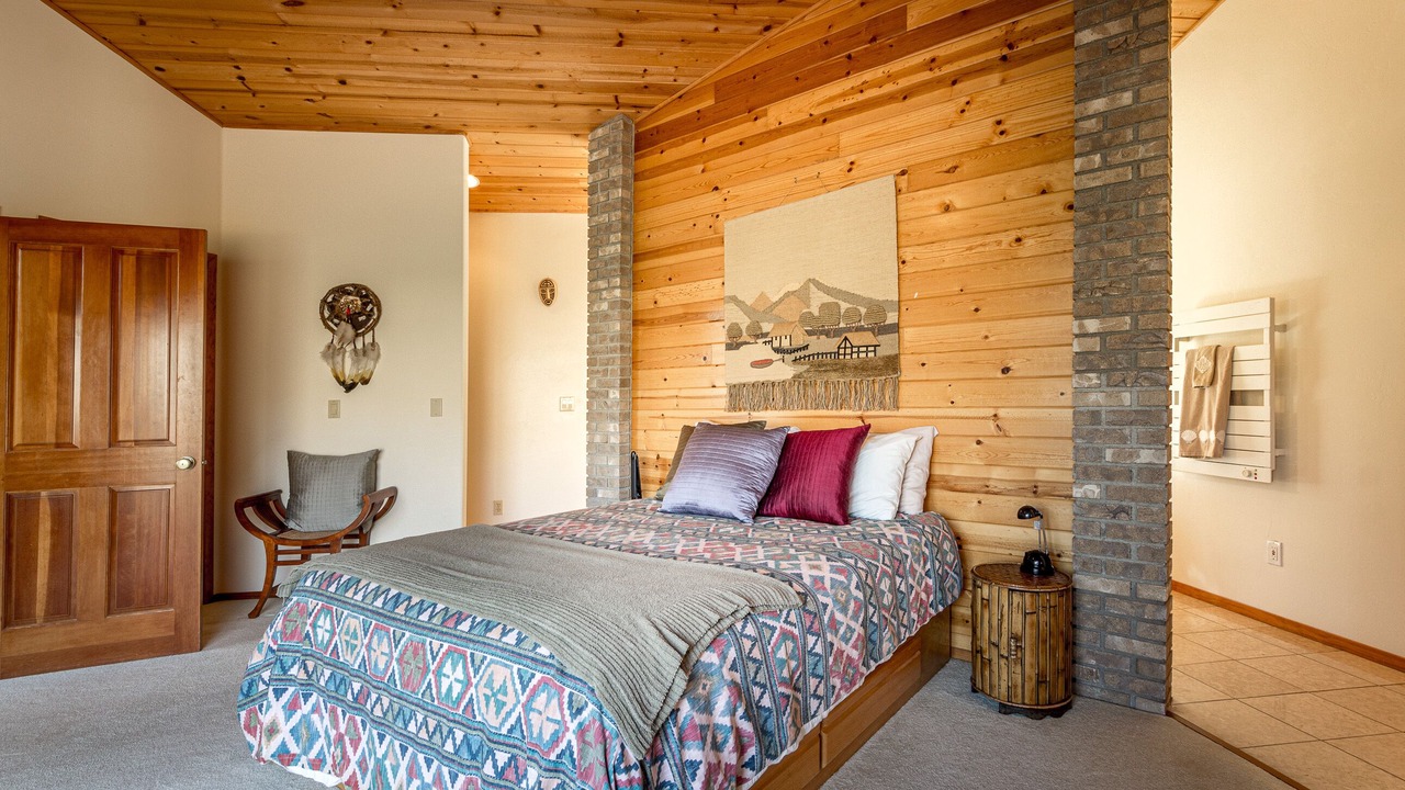 Photo of Bedroom in Three Rivers