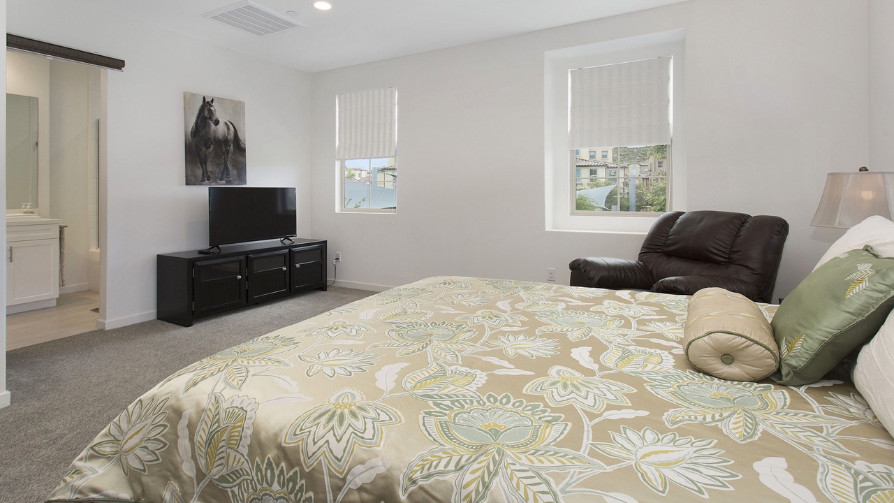 Photo of Bedroom in Lake Forest