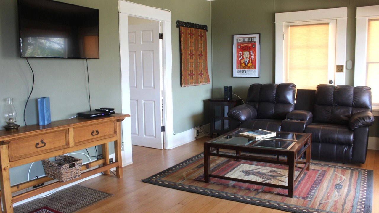 Photo of Livingroom in Kernville