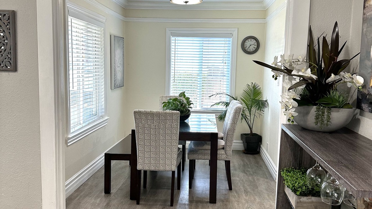 Photo of Livingroom in Northside