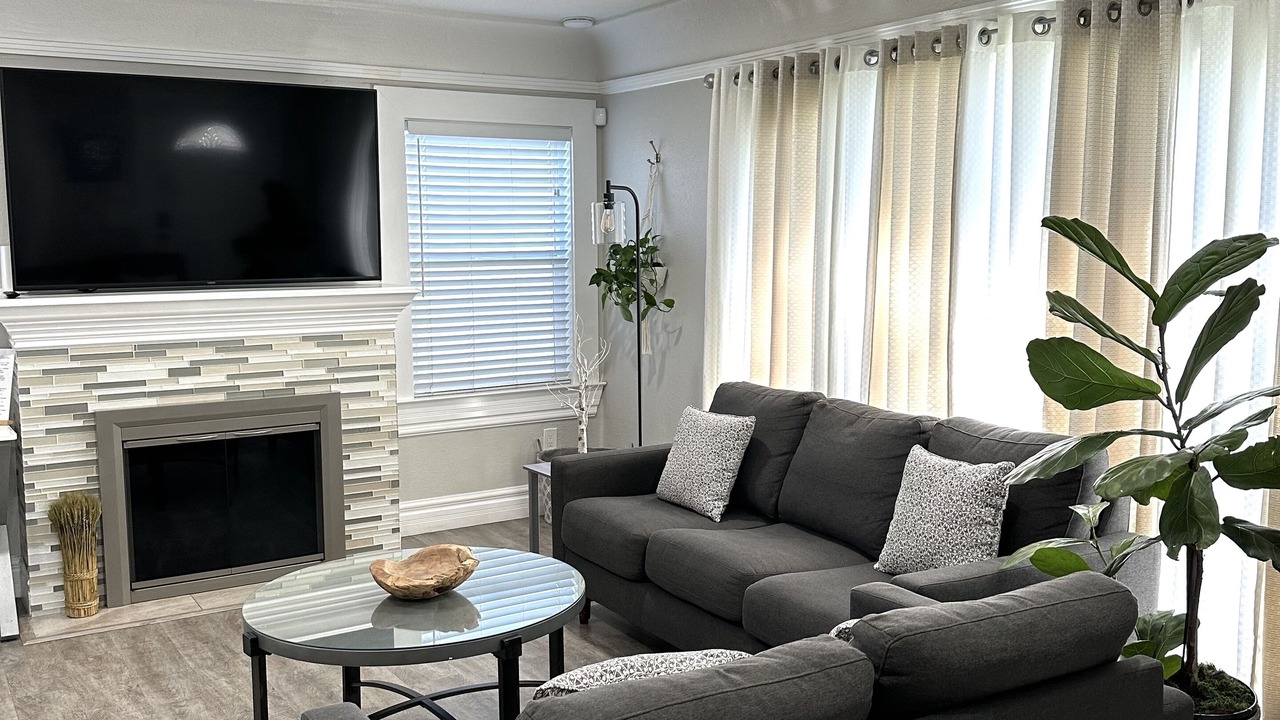 Photo of Livingroom in Northside