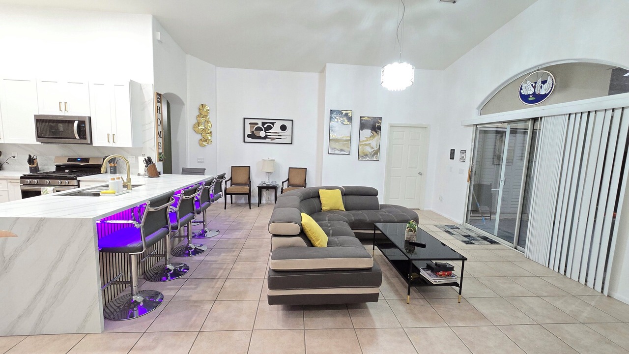 Photo of Livingroom in Cathedral City